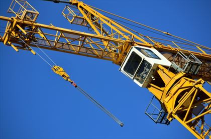 sprzedaż żurawi budowlanych